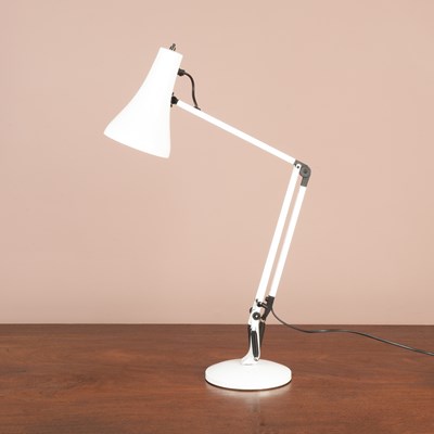 Lot 151 - An Anglepoise 'Model 90' table lamp