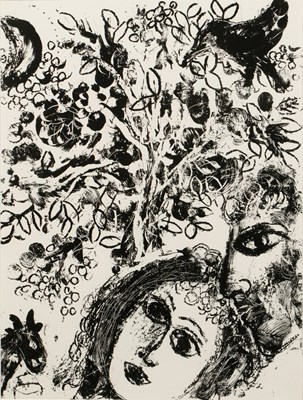 Lot 12 - Marc Chagall Le couple devant l'arbre, 1960,...