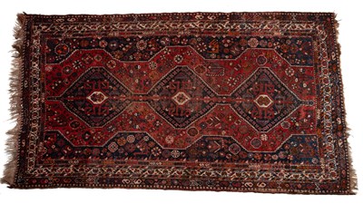 Lot 191 - A 20th century hand woven woollen Shiraz style rug