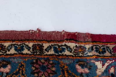 Lot 1317 - A 20th century machine woven Kashan carpet