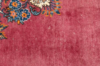Lot 1317 - A 20th century machine woven Kashan carpet