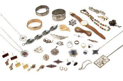 Lot 128 - A collection of jewellery, to include a silver...