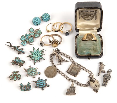 Lot 292 - Group of gold and costume jewellery including...