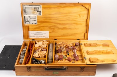 Lot 1019 - A collection of scientific laboratory equipment and demonstration sets