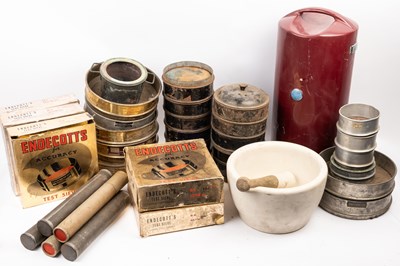 Lot 1019 - A collection of scientific laboratory equipment and demonstration sets