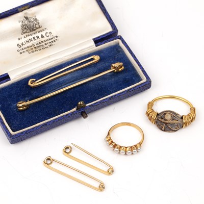 Lot 325 - Collection of jewellery comprising of three...