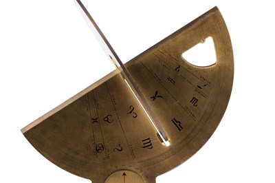 Lot 1304 - A Brookbrae Universal Sun Clock