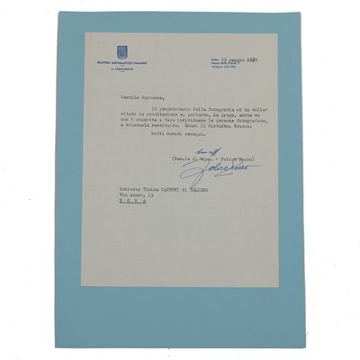 Lot 91 - An old facsimile WWII letter from Mussolini, photographs, and a further letter