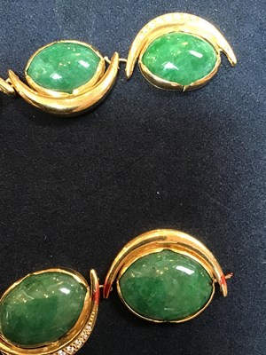 Lot 134 - An 18k gold, green stone and diamond necklace,...