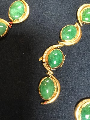 Lot 134 - An 18k gold, green stone and diamond necklace,...