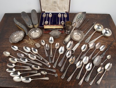 Lot 312 - Group of miscellaneous silver to include a...