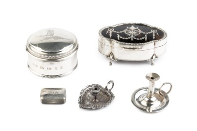 Lot 528 - A George V silver and tortoiseshell trinket...