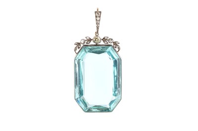 Lot 286 - An aquamarine and diamond pendant, the...