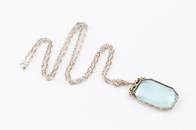 Lot 286 - An aquamarine and diamond pendant, the...