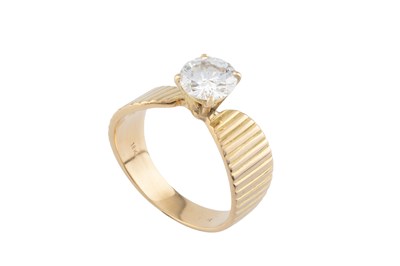 Lot 249 - A diamond single stone ring, the round...