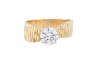 Lot 249 - A diamond single stone ring, the round...