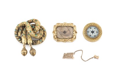 Lot 149 - A Victorian memorial brooch, the glazed...