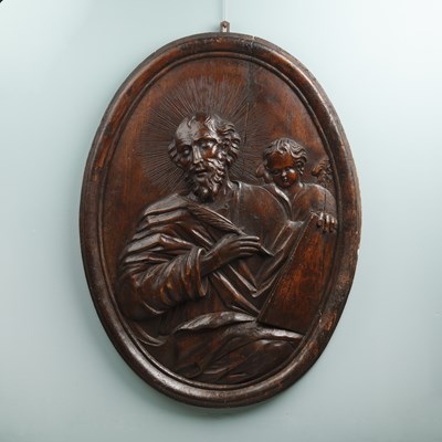 Lot 476 - A 17th century carved oval relief