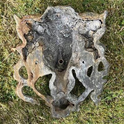 Lot 1382 - An antique ram's head fountain