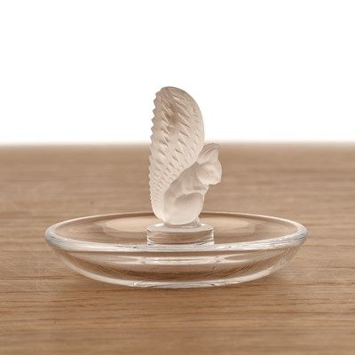 Lot 324 - René Lalique (1860-1945) 'Squirrel' glass pin...