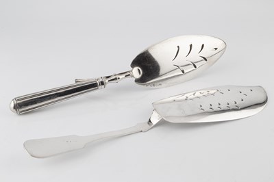 Lot 696 - A George III silver fish slice, the oval...