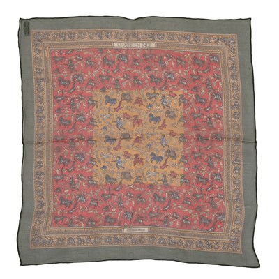 Lot 586 - A delicate ‘Chasse en Inde’ Hermès, silk...