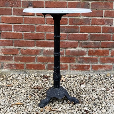 Lot 1447 - A marble-topped occasional table