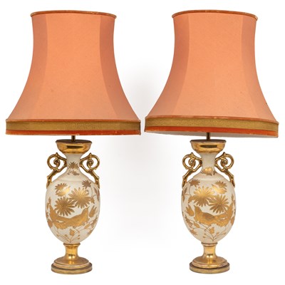 Lot 367 - A pair of table lamps