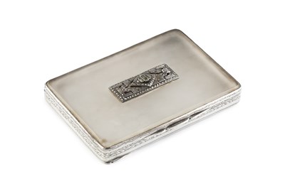 Lot 516 - A silver and hardstone rectangular box, the...