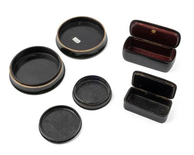 Lot 489 - A collection of four antique snuff boxes