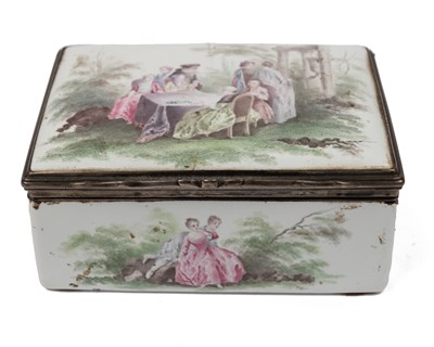 Lot 486 - A French enamel snuff box