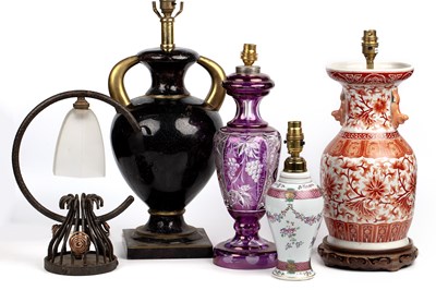 Lot 695 - A collection of five table lamps