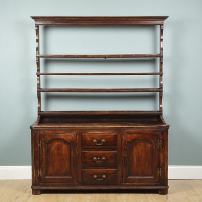 Lot 663 - A 19th century pine dresser