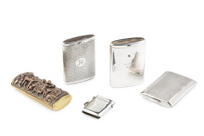 Lot 508 - A Continental silver vesta case, of pull-out...