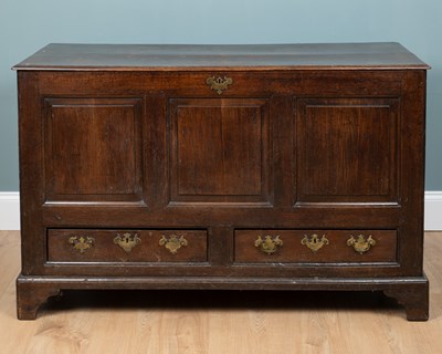 Lot 523 - A 19th century oak mule chest