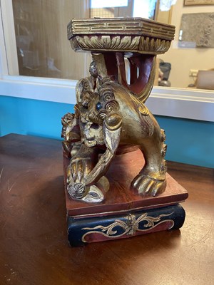 Lot 537 - A Chinese carved gilt and painted sculpture stand