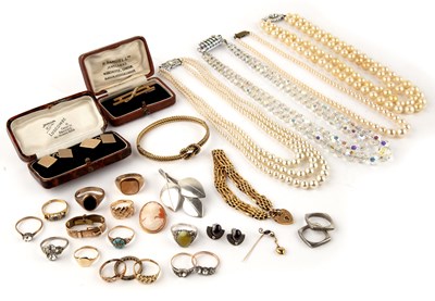 Lot 381 - Large collection of jewellery to include: a...