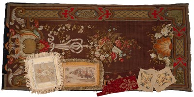 Lot 405 - A collection of textiles