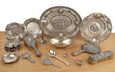 Lot 359 - Collection of silver and white metal items to...