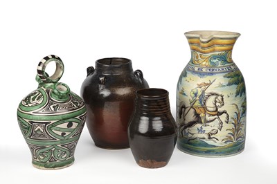 Lot 520 - A collection of ceramics