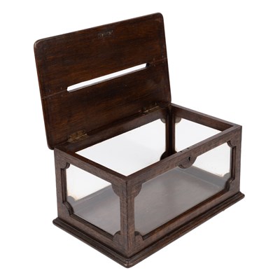 Lot 262 - An Edwardian country house oak letterbox