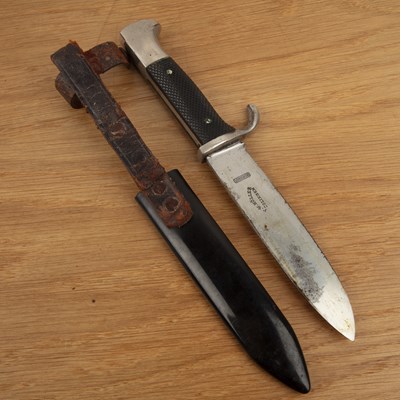 Lot 298 - Hitler Youth knife the blade engraved 'Blut...