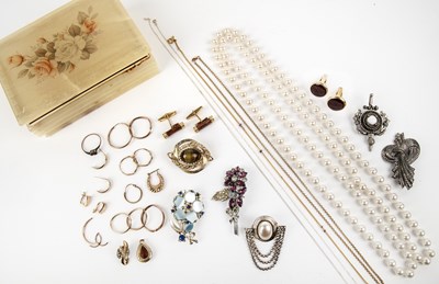 Lot 377 - Group of various jewellery to include a 9ct...