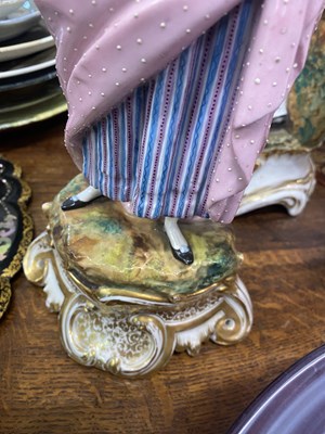 Lot 231 - A collection of ceramics and glass ornaments