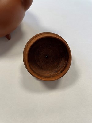 Lot 231 - A collection of ceramics and glass ornaments