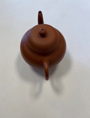 Lot 231 - A collection of ceramics and glass ornaments