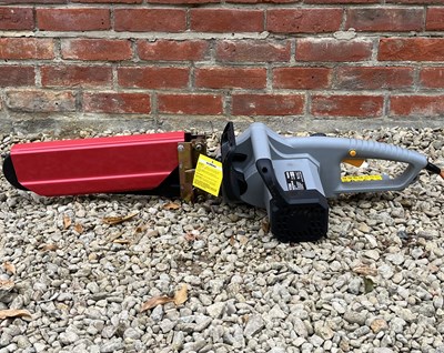 Lot 1466 - A Titan electric chainsaw
