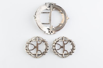 Lot 615 - A pair of Georgian paste shoe buckles, of oval...