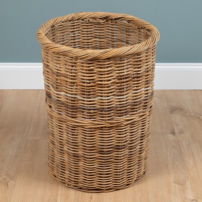 Lot 1011 - A large wicker log basket