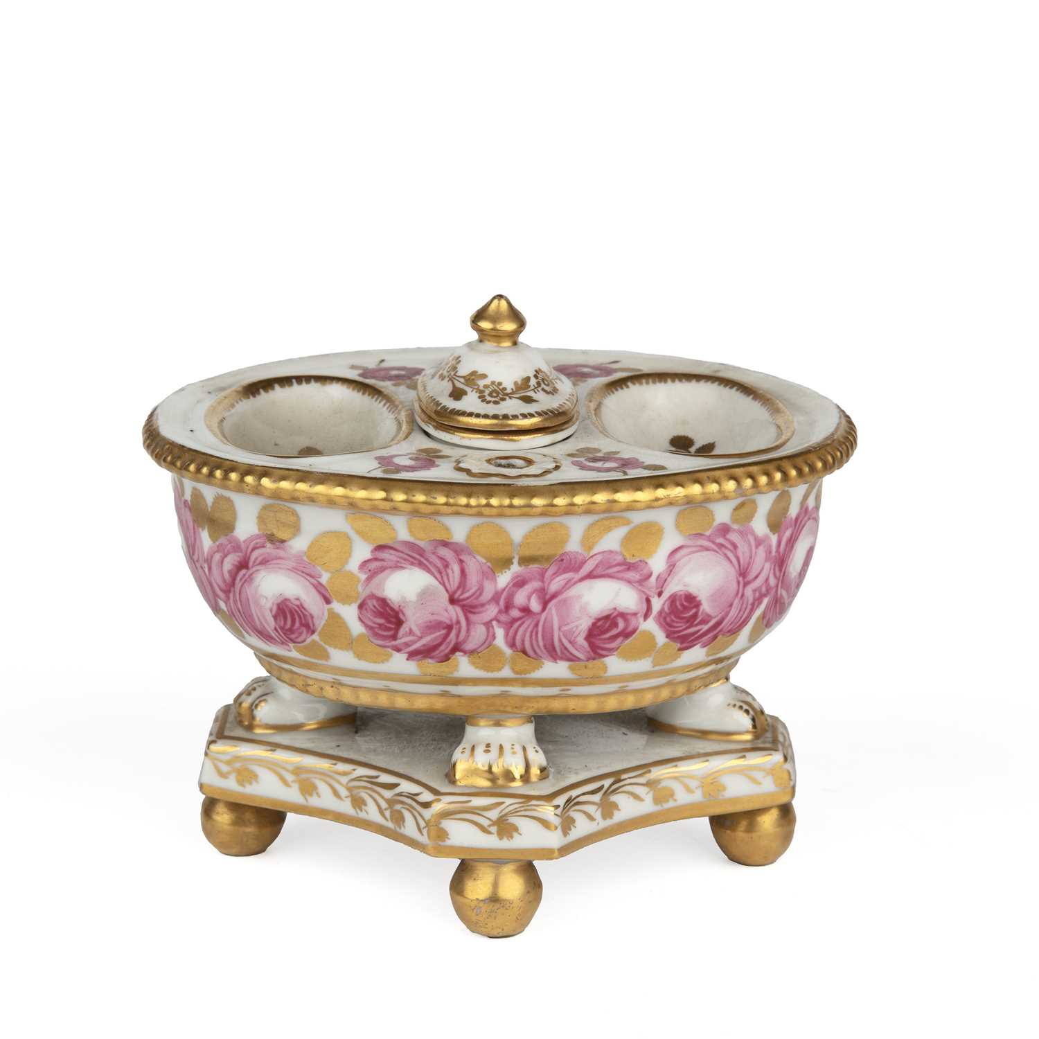 Lot 679 - A hardpaste porcelain inkwell in the style of John Rose for Coalport